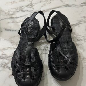 Skechers Black Strappy Sandals Size 8